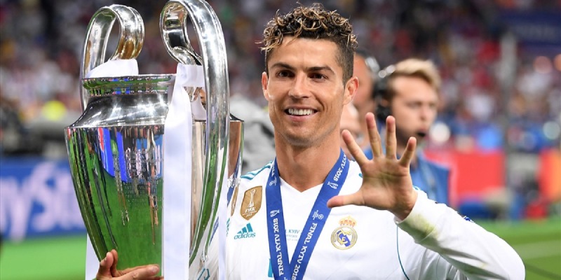 Ronaldo - Huyền thoại vĩ đại bậc nhất của Los Blancos